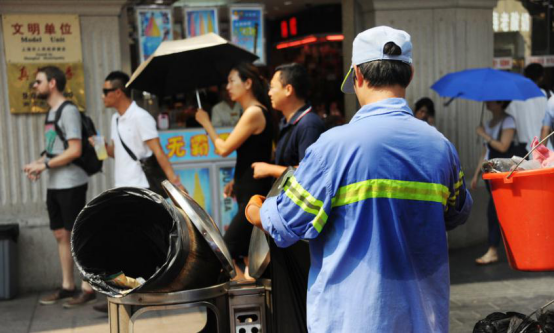 三伏酷暑“火力全开” 你的高温补贴，念钱安来发！  